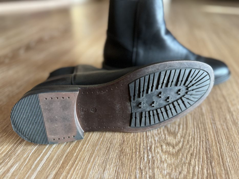 Ботинки жіночі шкіряні в ідеальному стані