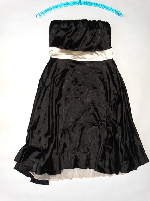 _Tsega_Fajna mała czarna sukienka na imprezę_R.36/38_