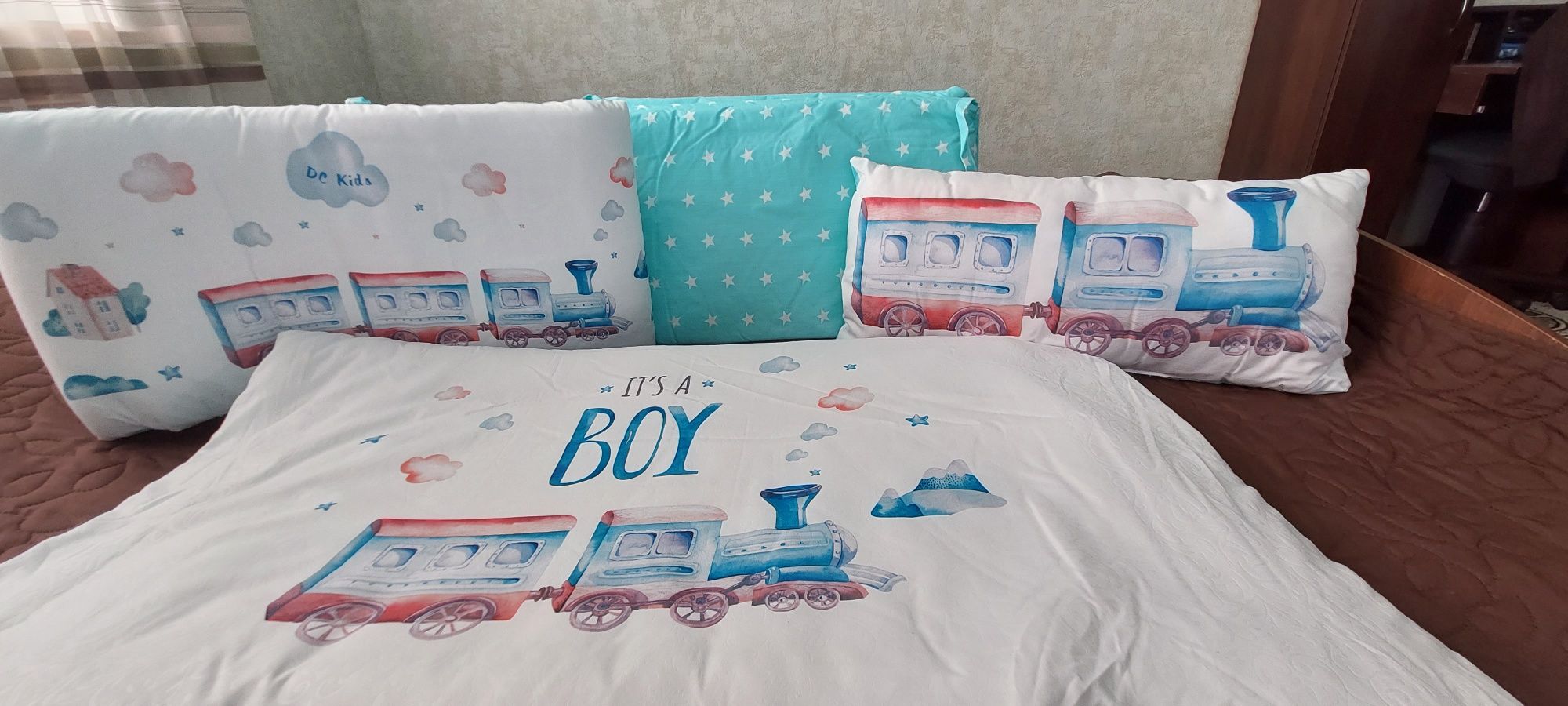 Бортики в ліжечко + подарунок Коврик для розвитку немовлят