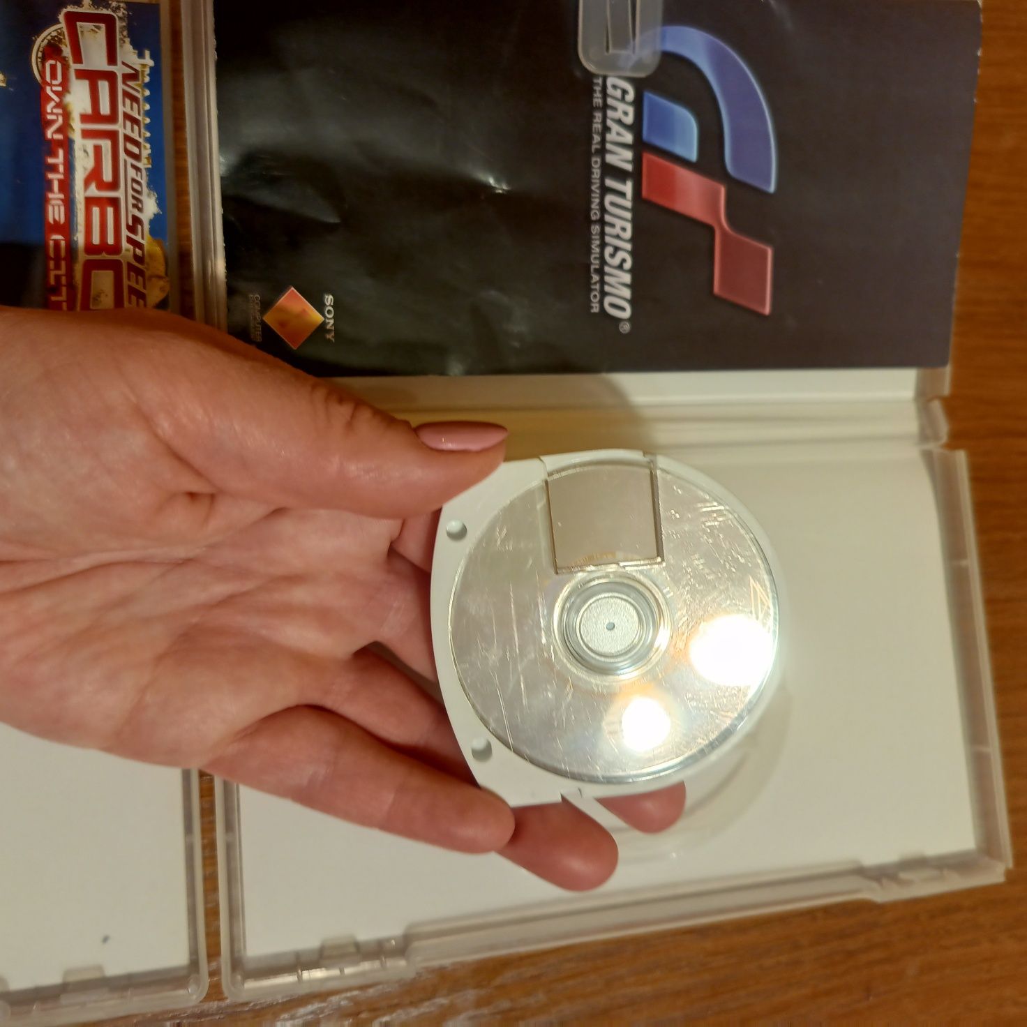 Gry na PSP -  Gran Turismo, NfS Carbon