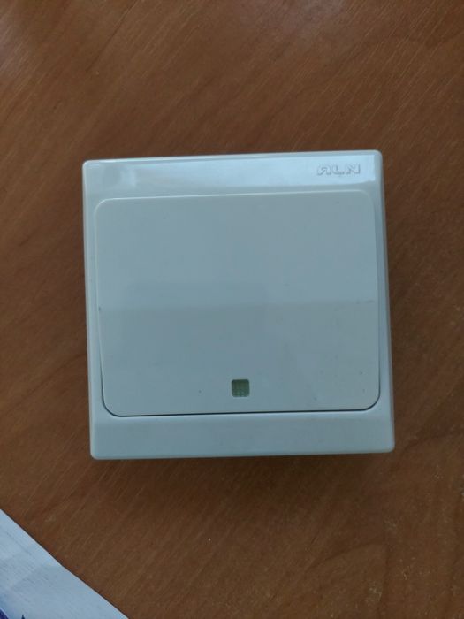 Вимикач ALN новий