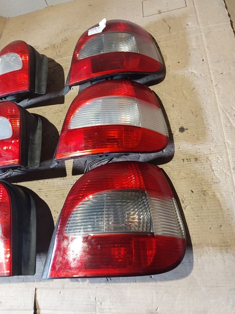 Renault scenic I lift polift lampa tylna tył prawa lewa