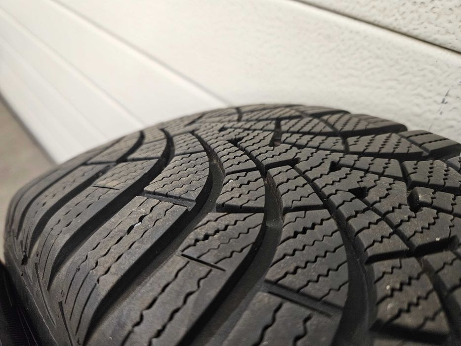 4 Szt 205/55 R16 91H Good Year Ultra Grip 9+  - 2020r - 6,40mm