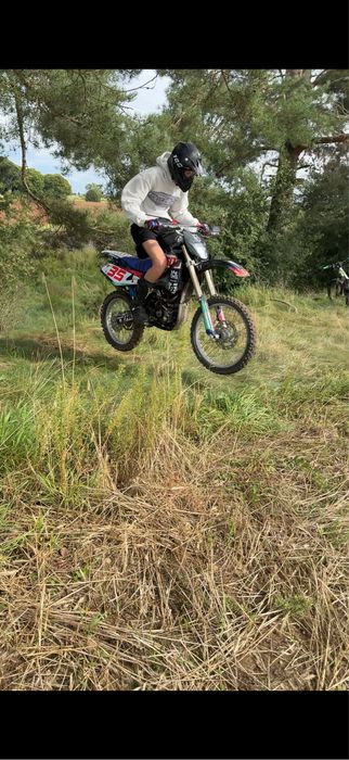 Husqvarna 250 silnikiem loncin