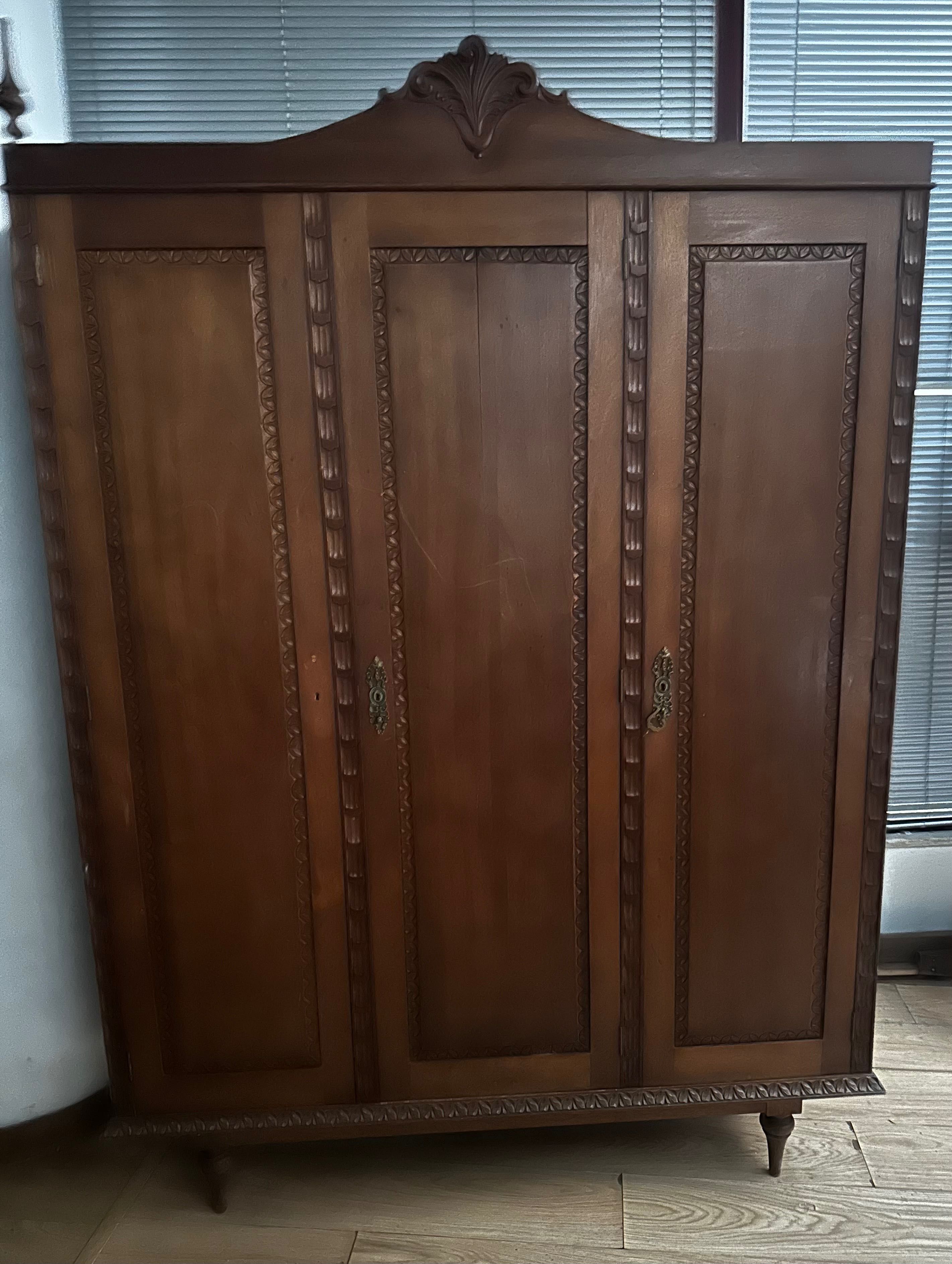 Roupeiros/ guarda-roupa em madeira