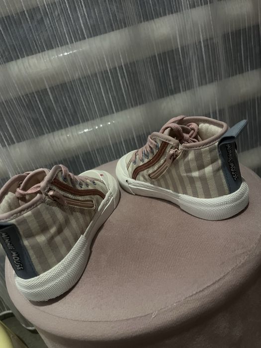 Продаю кеди 25 р Zara