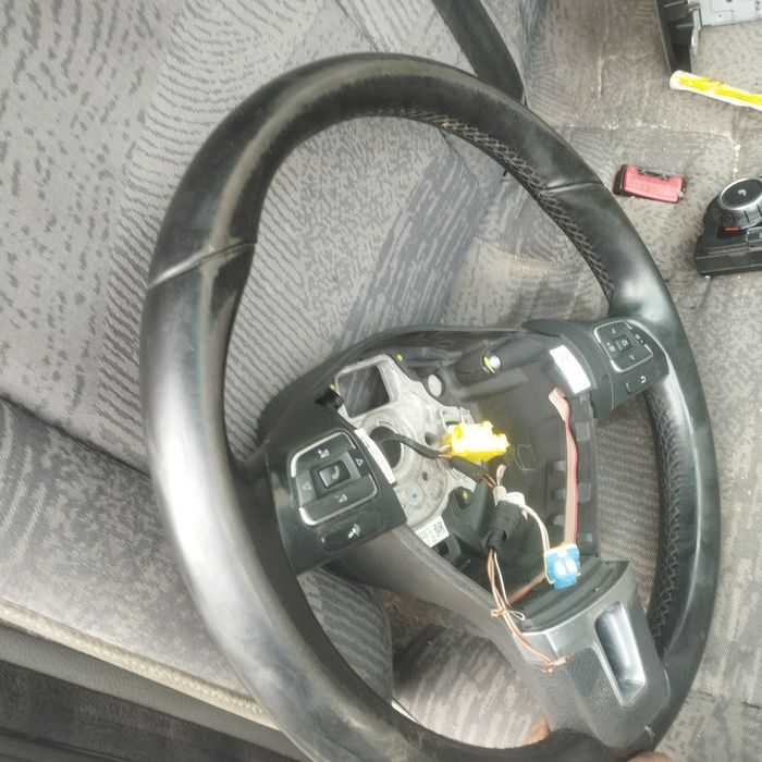 Volkswagen passat B7 golf kierownica multimedialna