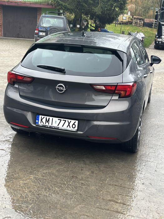 Opel Astra  1.6 hatchback