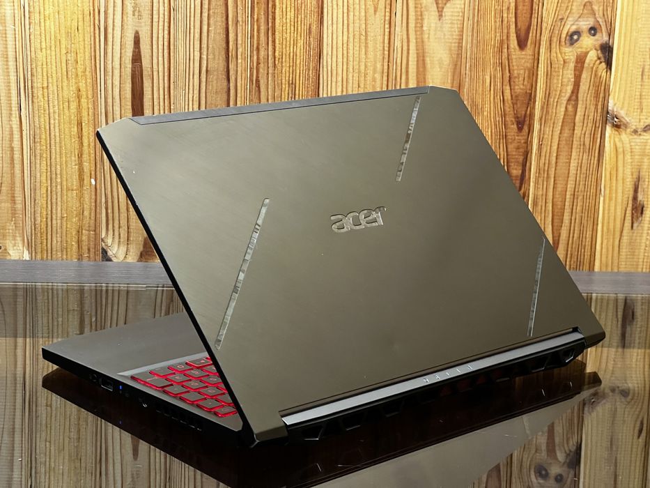 Acer Nitro 7, GTX1660ti, I7 9750h, 144hz