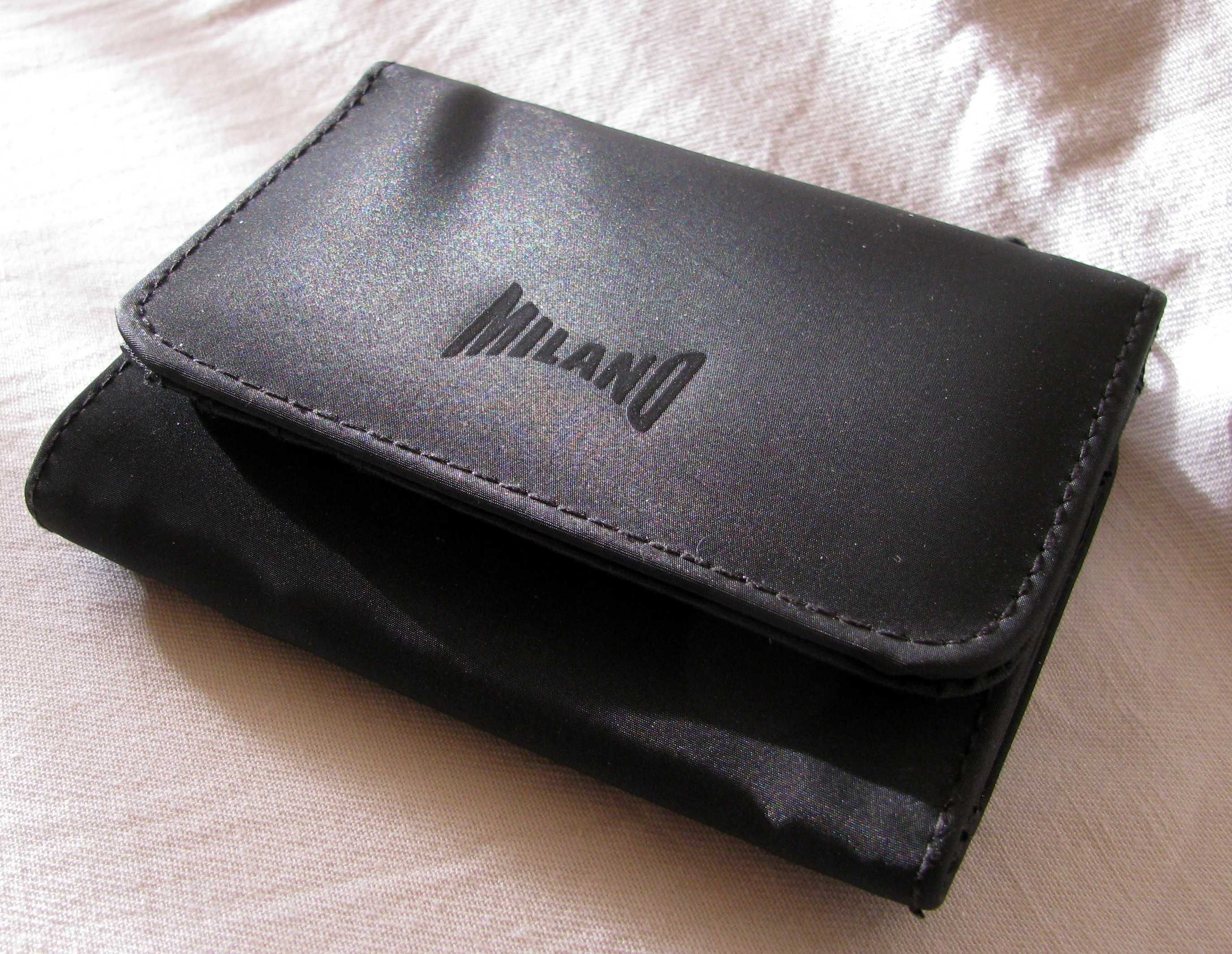 Czarny portfel z materiału