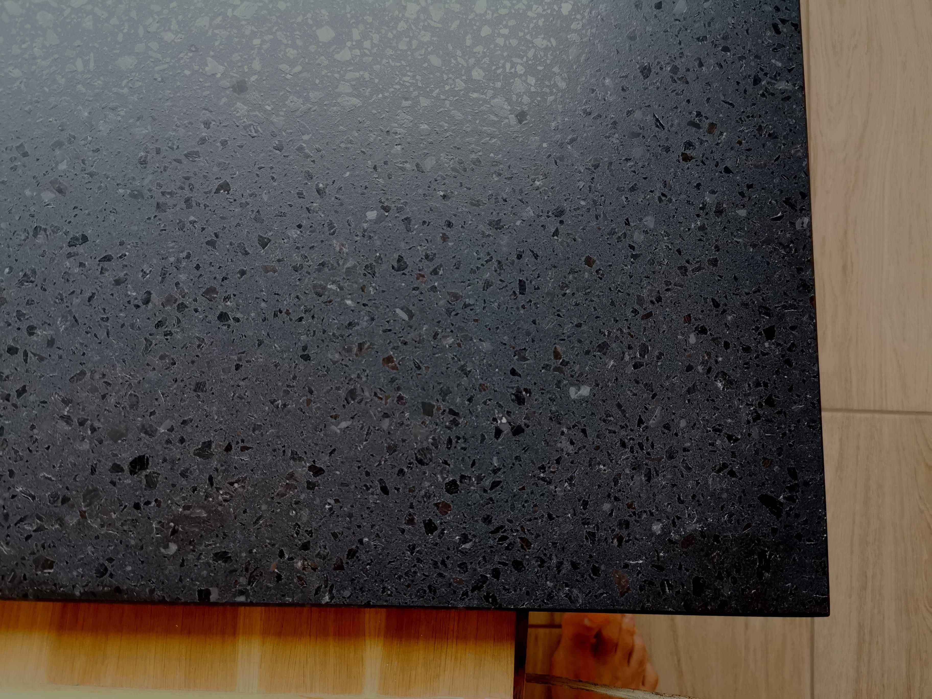 Blat konglomerat kwarcowy Technistone czarny 119 x 91 x 2 cm