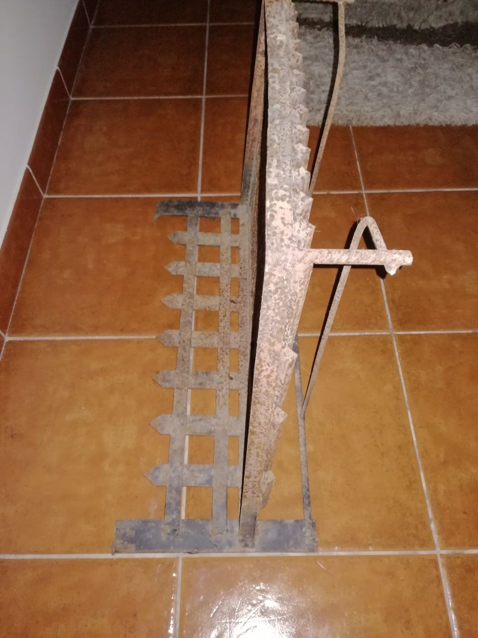 Frente de lareira para queimar lenha para aquecimento humano