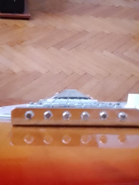 Продам електро гітару J8 Stratocaster (повну назву не пам'ятаю)
