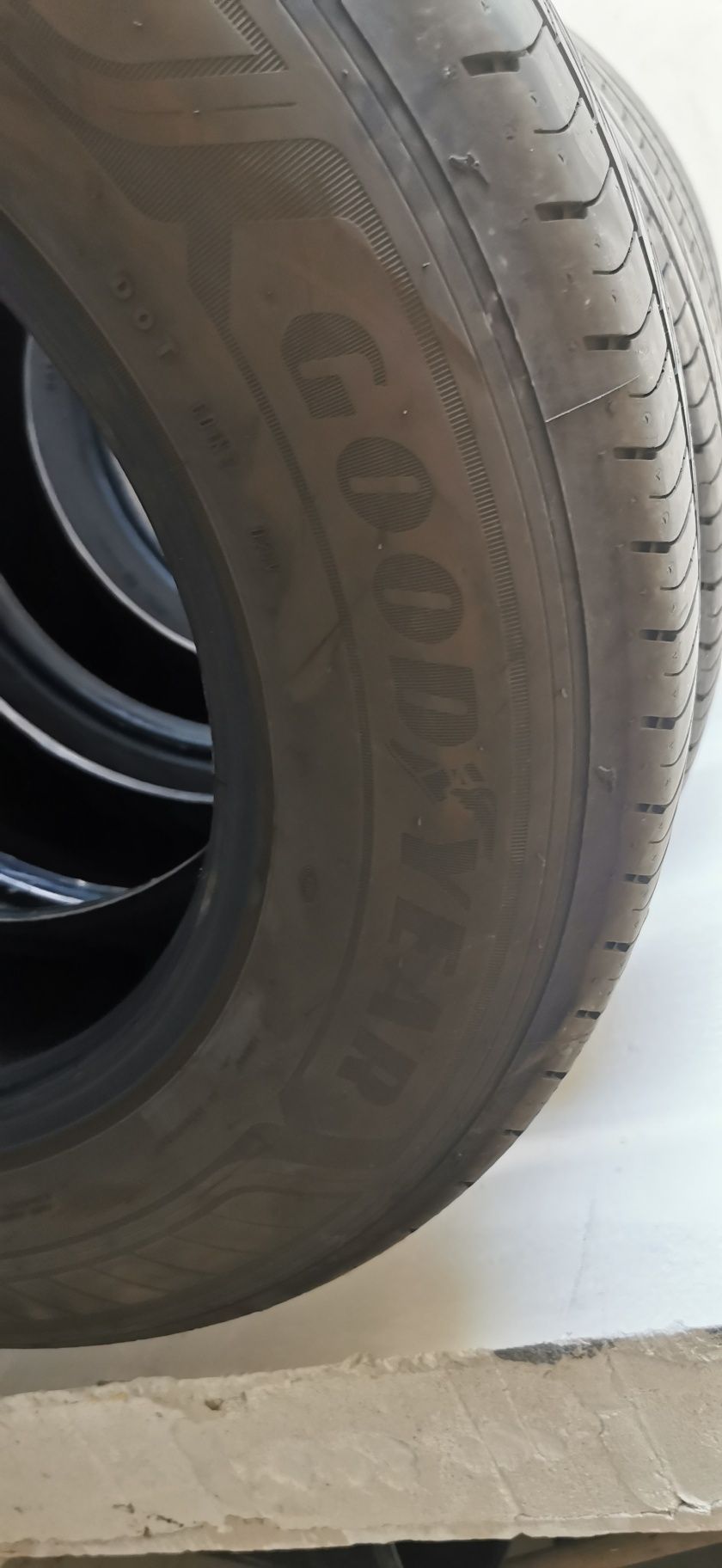 Opony Goodyear 205 / 75/16 C
