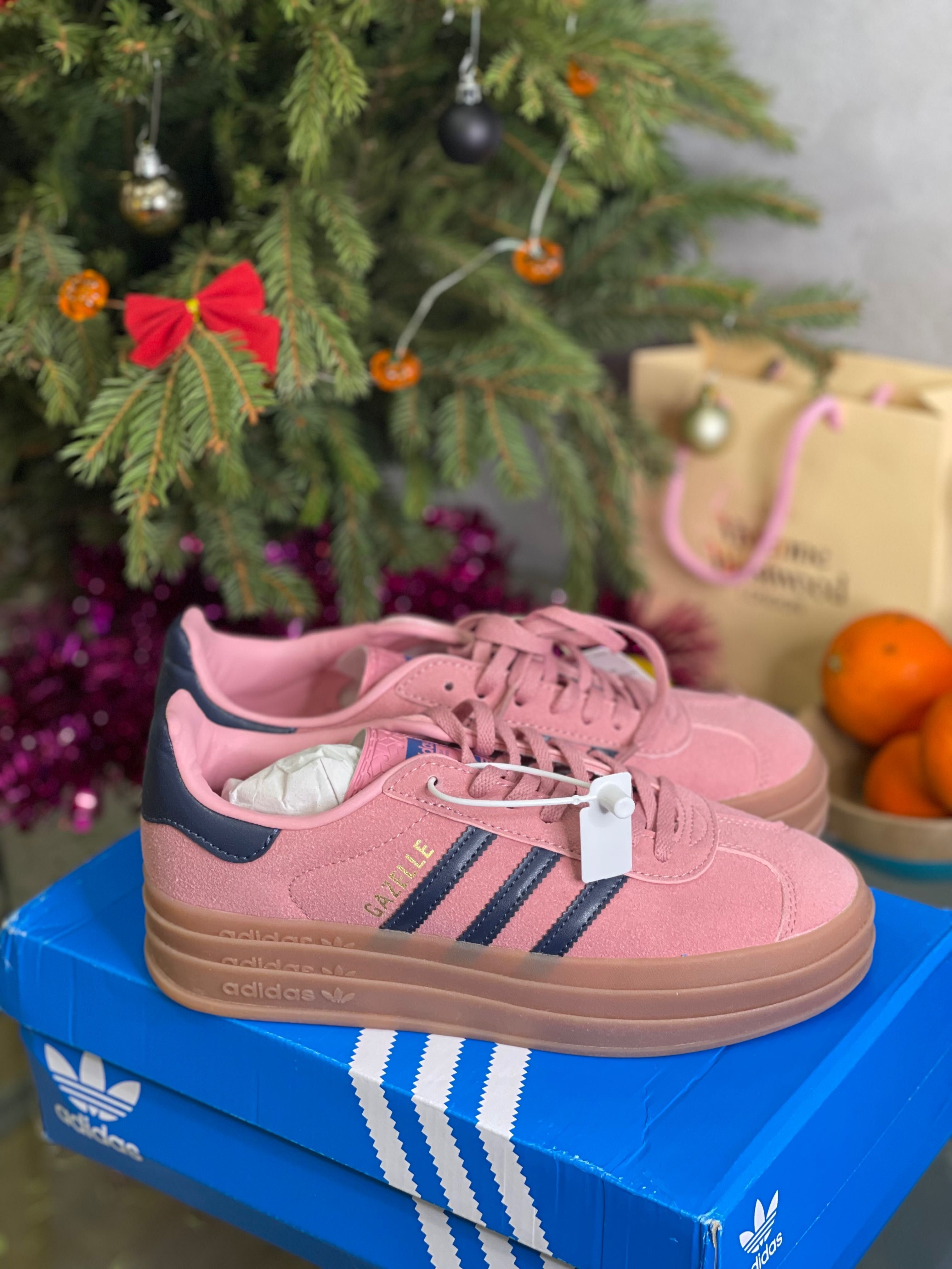 Продам рожеві Adidas Gazelle Bold