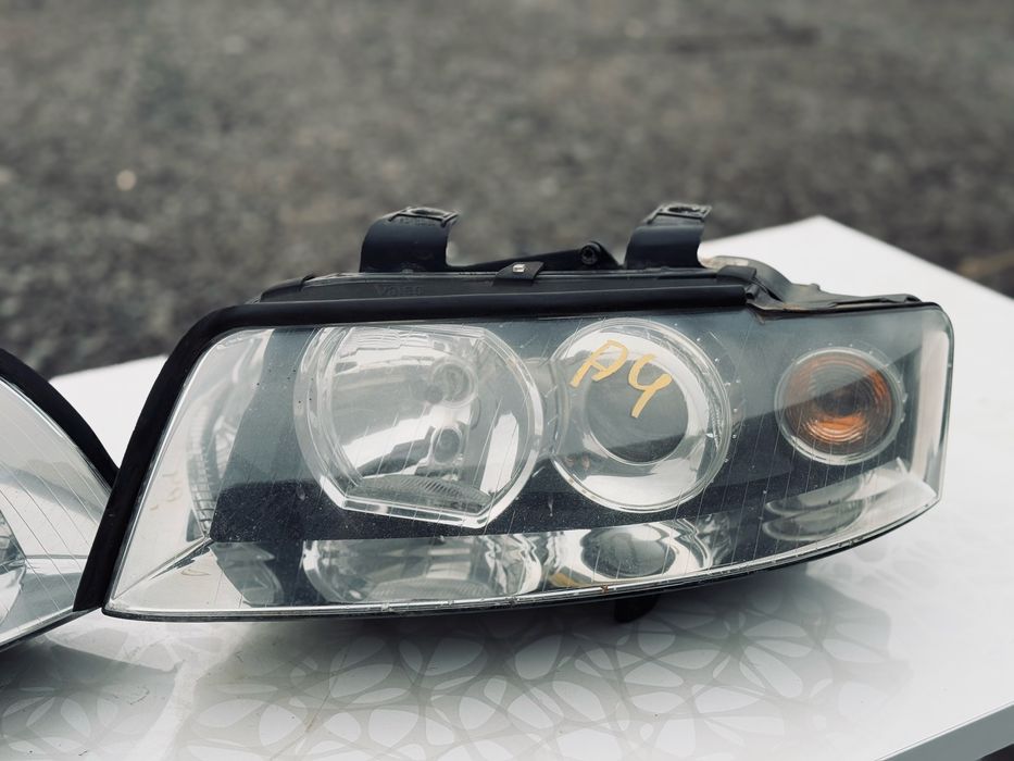 Фари Ауді А4 Б6 фара права ліва Audi A4 B6 галоген перід розборка