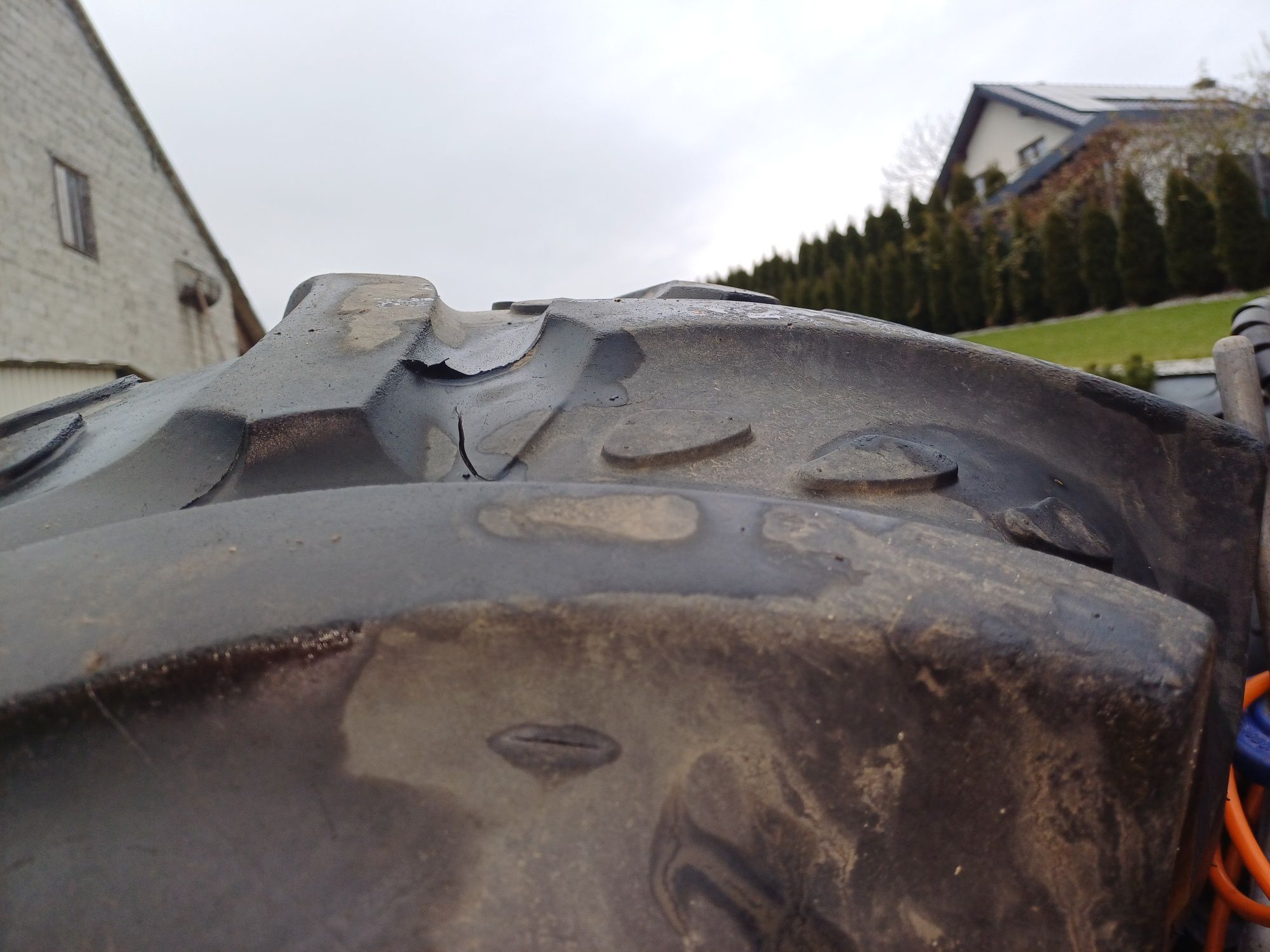 Kola opony felgi do ciagnika fiat new holland case renault 420 .85 34