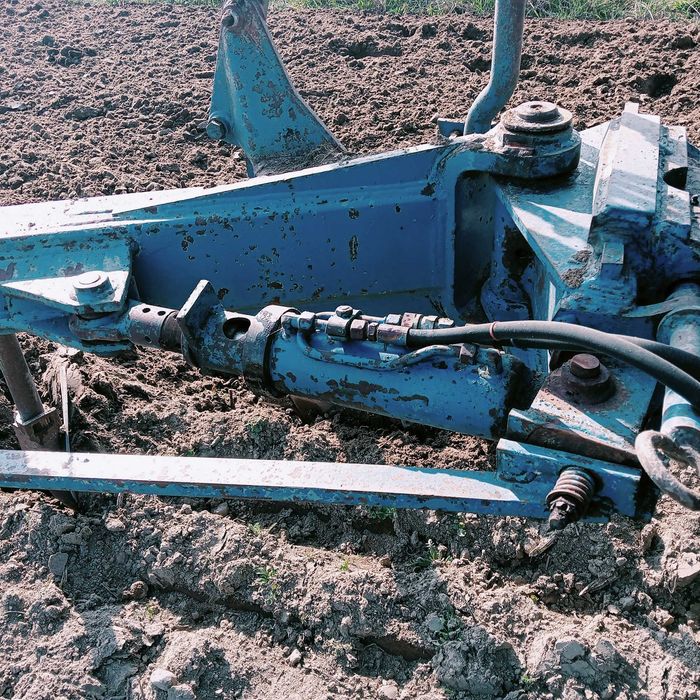 Pług 5 skibowy obrotowy RabeWerk ażurowe odkładnice przedpłużki 4+1