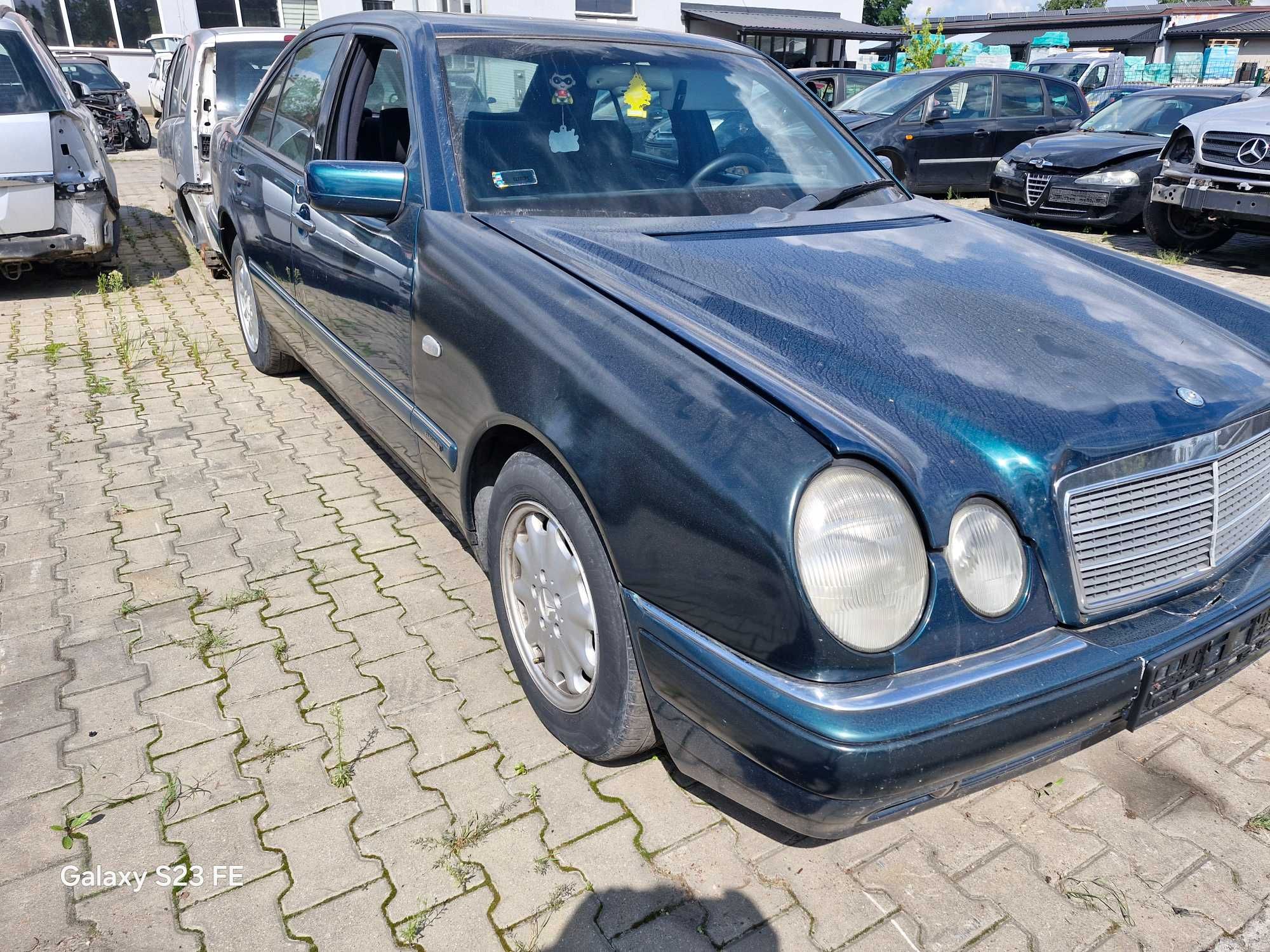 Mercedes-Benz E-Klass W210 2.2 diesel 95KM w całości na części #532