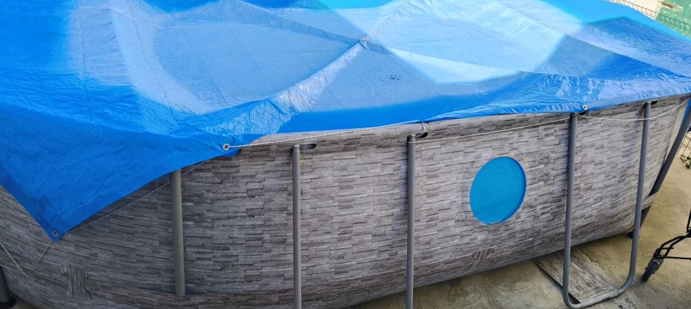 Piscina bestway impecável