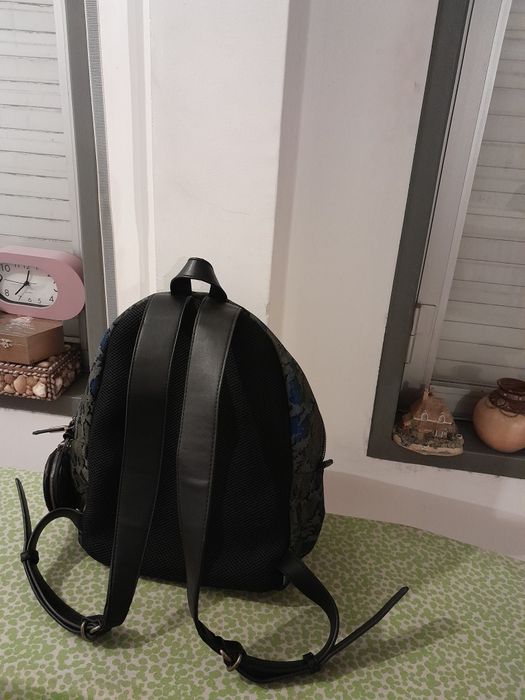 Vendo Mochila de Senhora PARFOIS muito bonita como nova