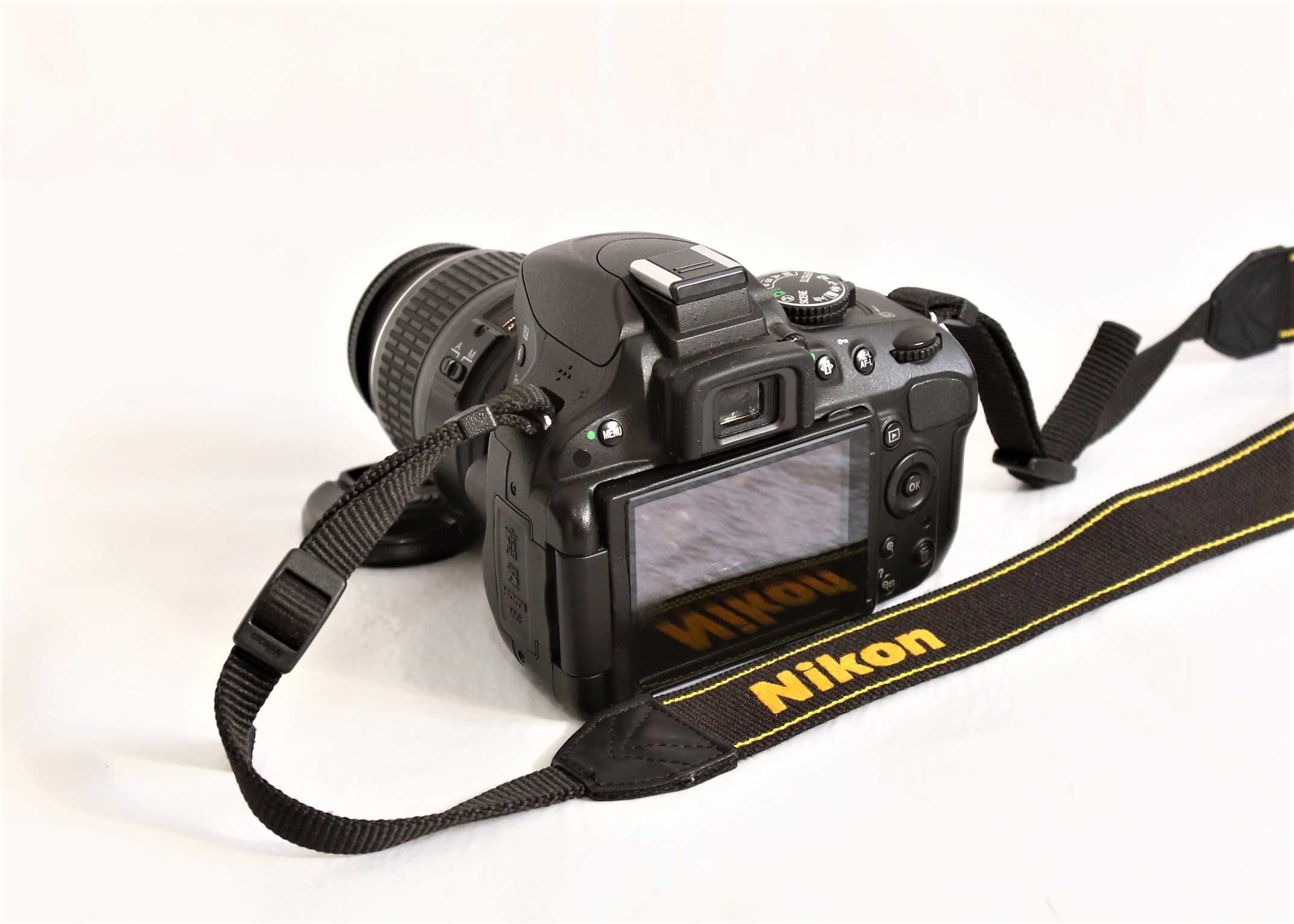 Nikon D5100 com lente Nikon 18-55mm máquina fotográfica digital reflex