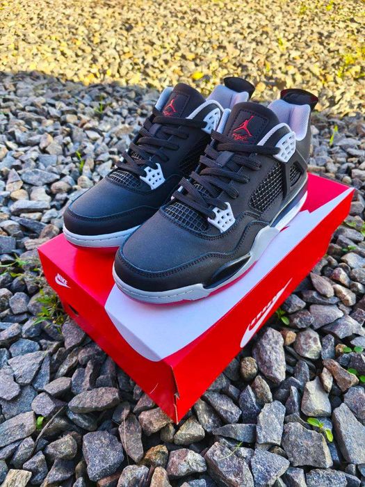 Кросівки демісезонні Nike Jordan 4 Retro підліткові розпродаж