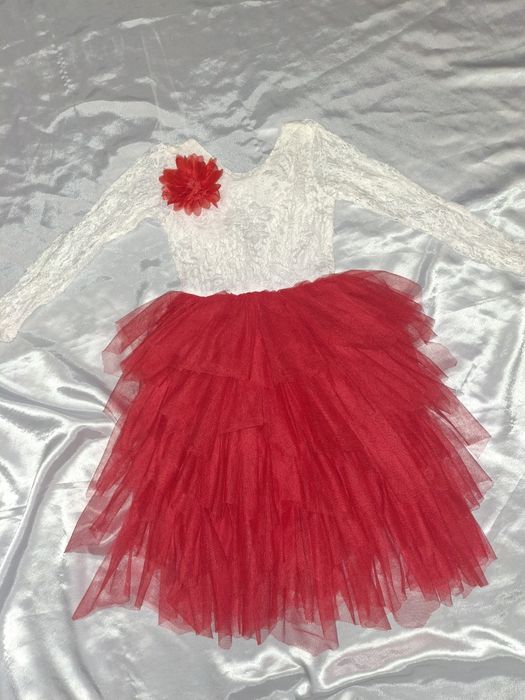 Святкова сукня плаття для дівчинки 4-5 років 104-110 см