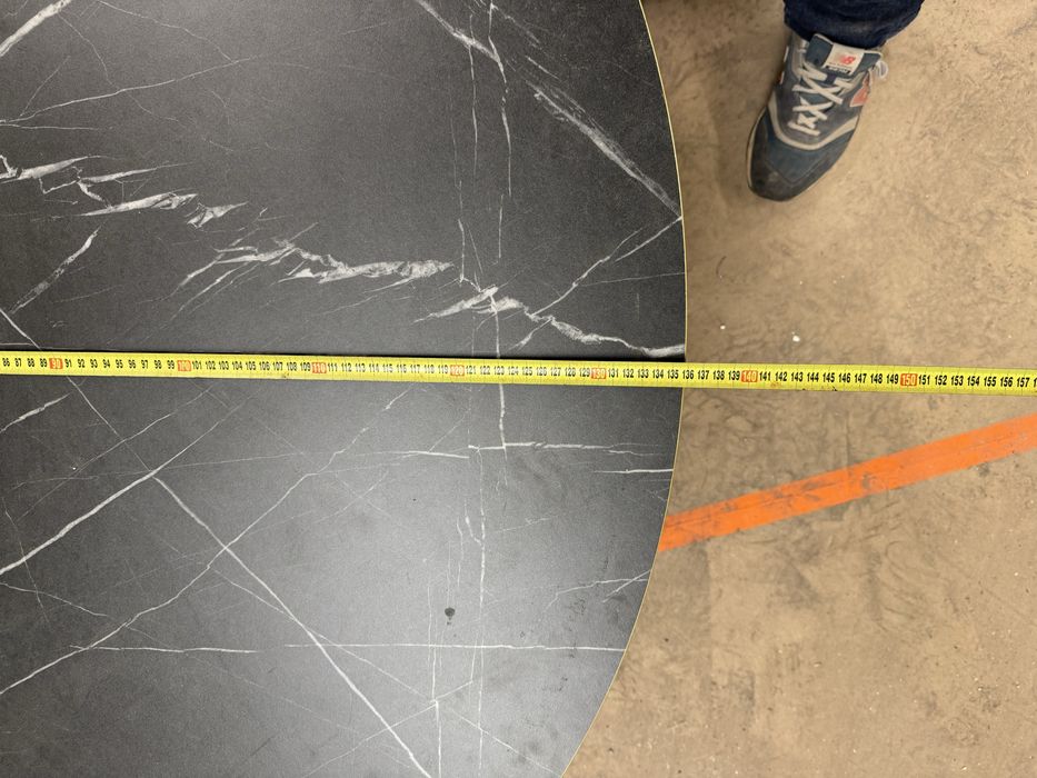 Stół złoty okrągły do salonu kawowy