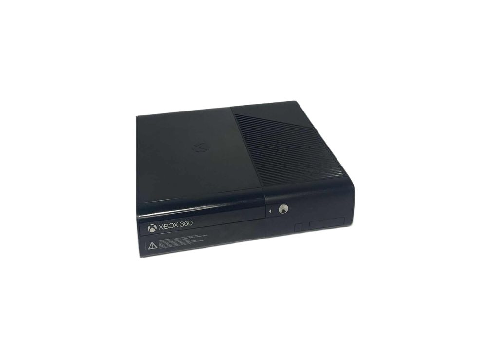 Konsola Microsoft Xbox 360 E 30GB z padem, zasilaczem i 6 grami