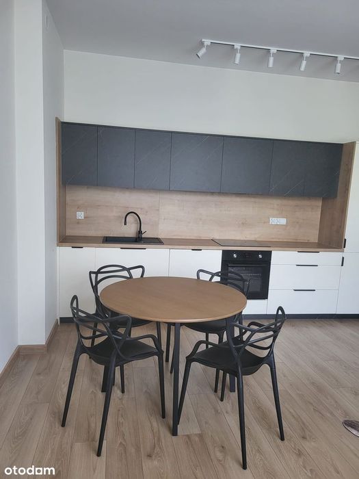 3-pokojowe mieszkanie po remoncie/2-Bedroom apartment after renovation