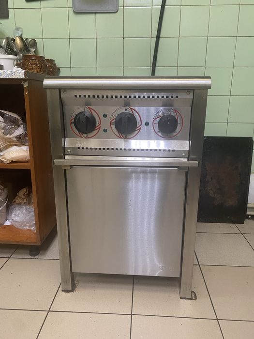 Продам електричну плиту промислову