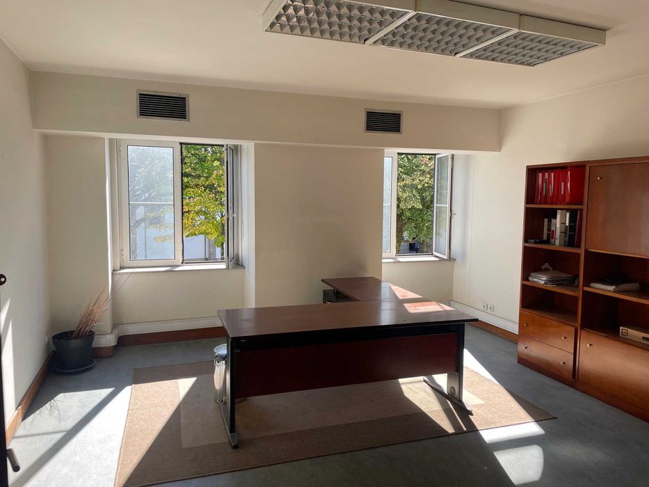 Arrenda-se  Gabinete na Avenida Central em Braga (30m2)
