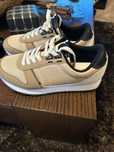 Tenis bege da Mango