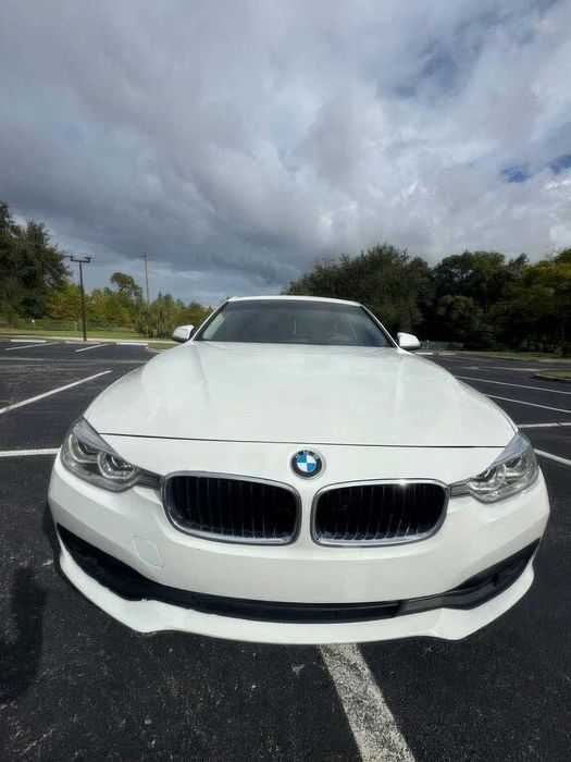 BMW 3 Series 320i      2018