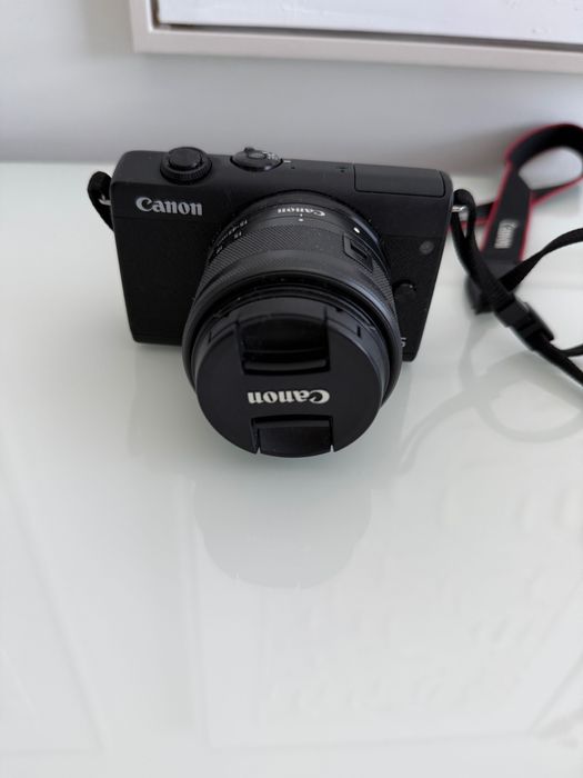 Canon EOS M200 Preta