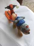 Brinquedo com a forma de um cão