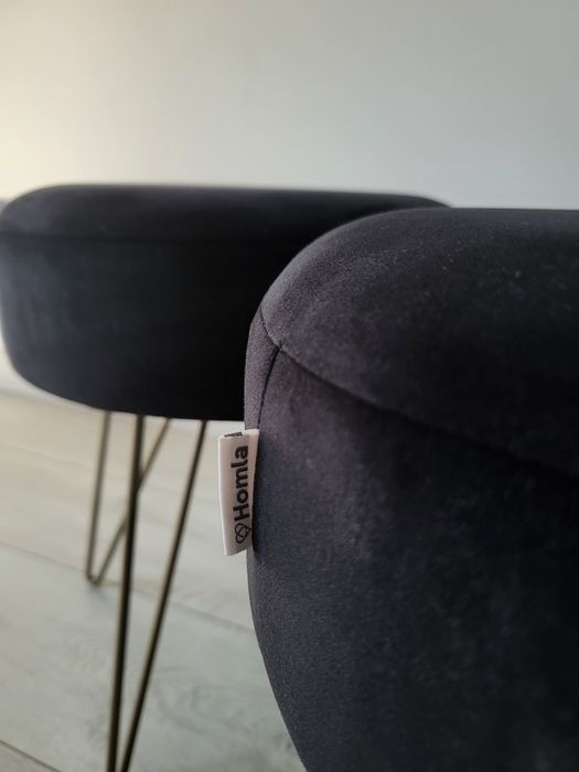 Pufa taboret podnóżek welur czarny złoty zestaw Homla