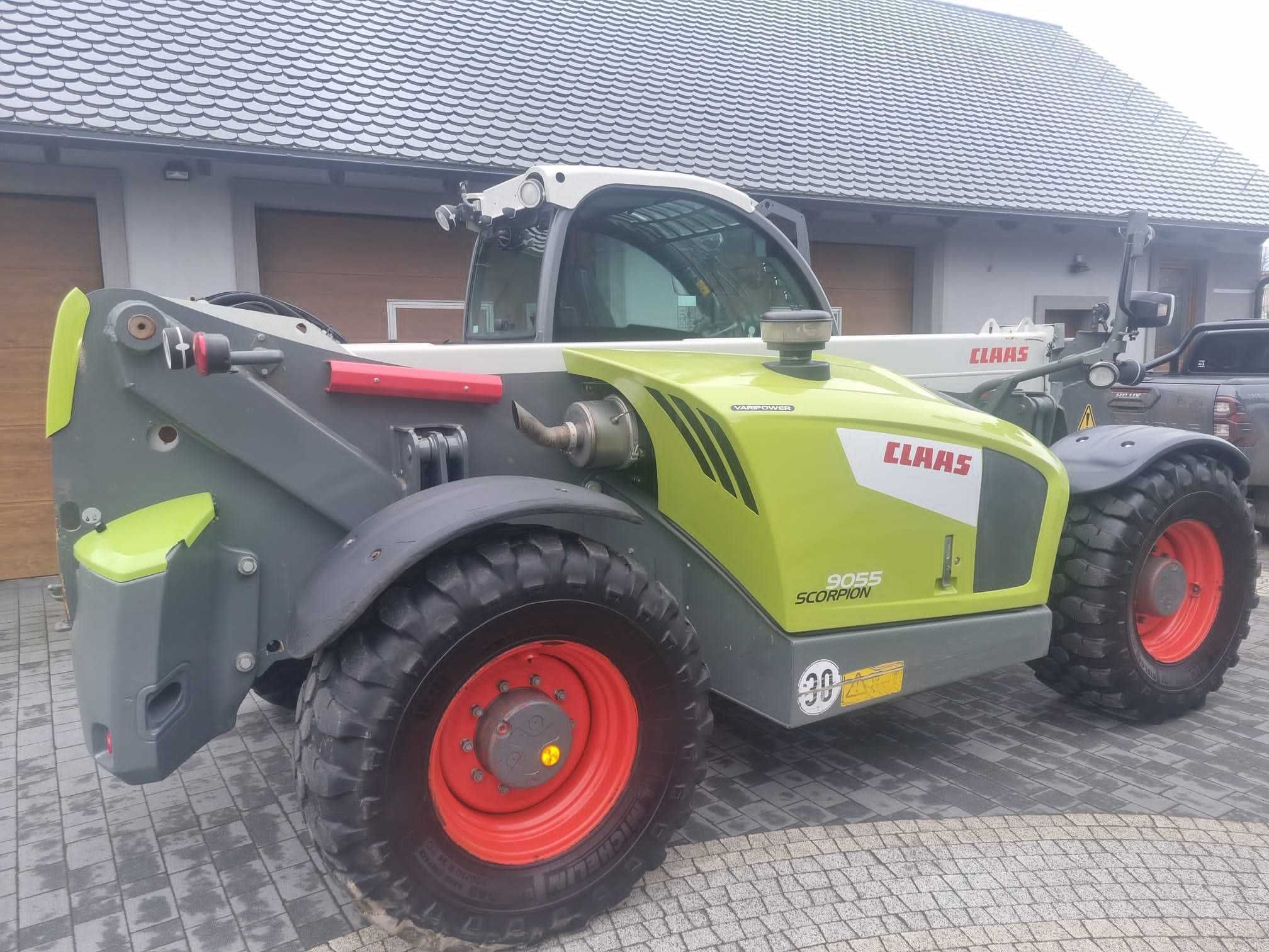 Claas Scorpion 9055