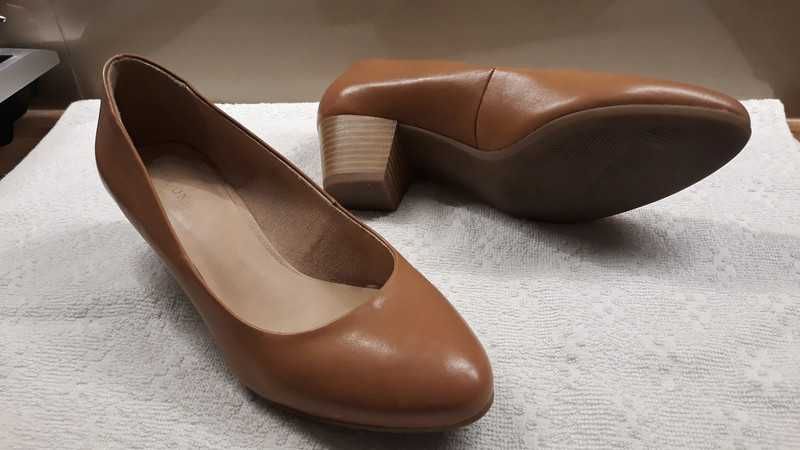Nowe buty 38 półbuty wiosenne na obcasie skórzane jasne brązowe