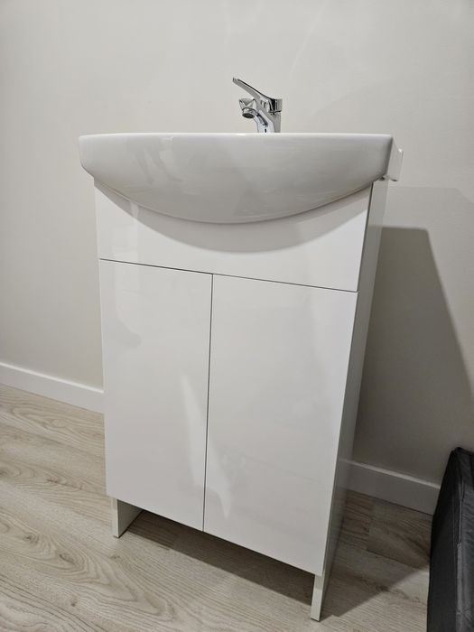 Szafka łazienkowa umywalka Cersanit plus bateria Ferro