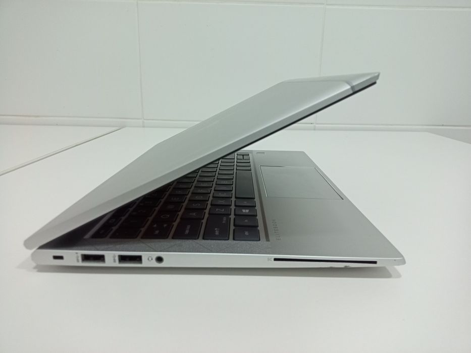 HP EliteBook 835 G8