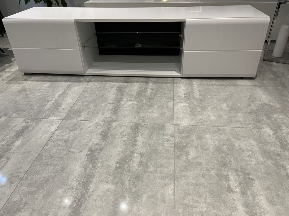 Szafka pod telewizor