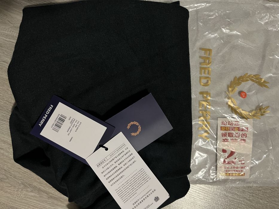 Теплий гольф-светр розмір С-М Fred Perry Китай