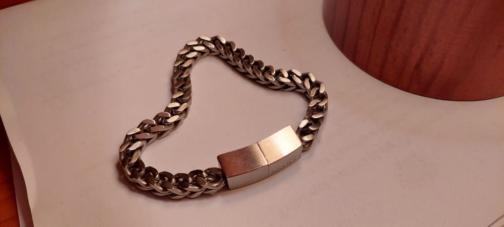 Pulseira marca  POLICE