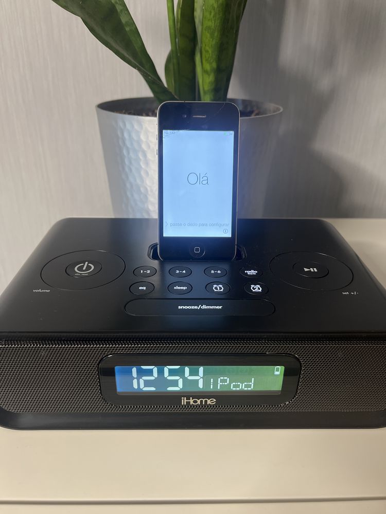 Vendo Iphone 4 + coluna de som IHome