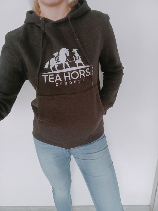 Czarna bluza dresowa z kapturem XS S M motyw konia