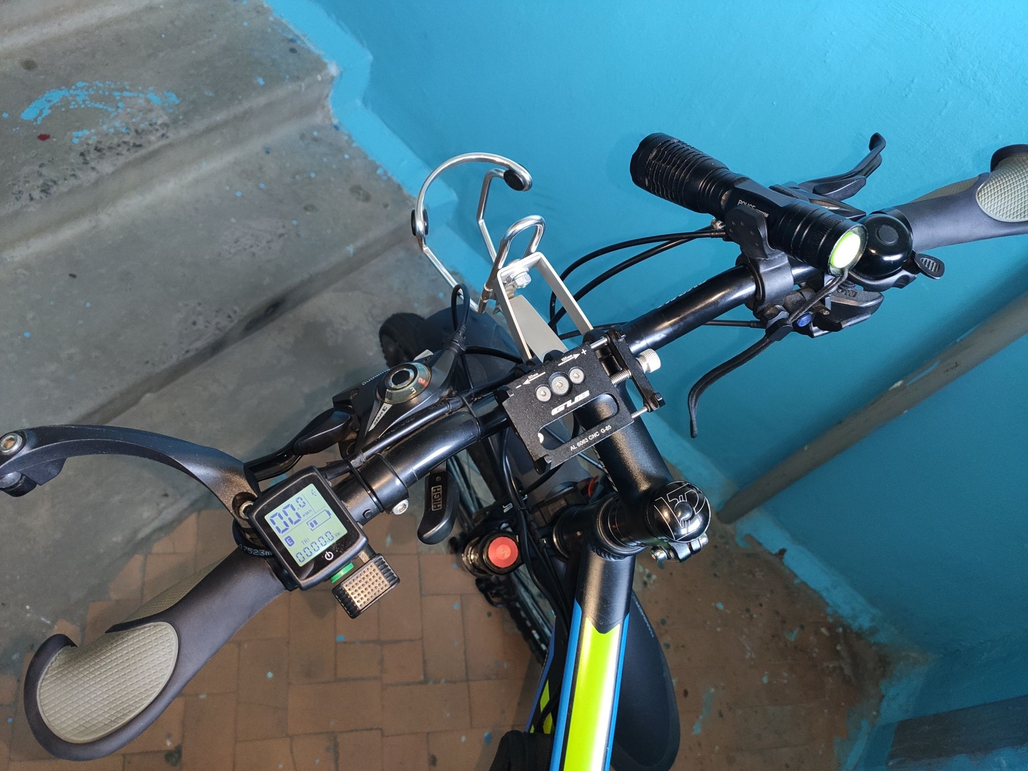 Електро велосипед зібраний на алюмінієвій рамі Avanti smart 19".
