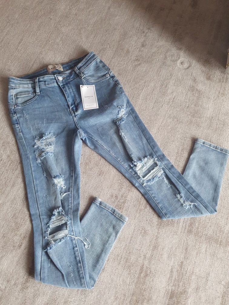 Spodnie jeansowe Laulia z przetarciami i dziurami r.38