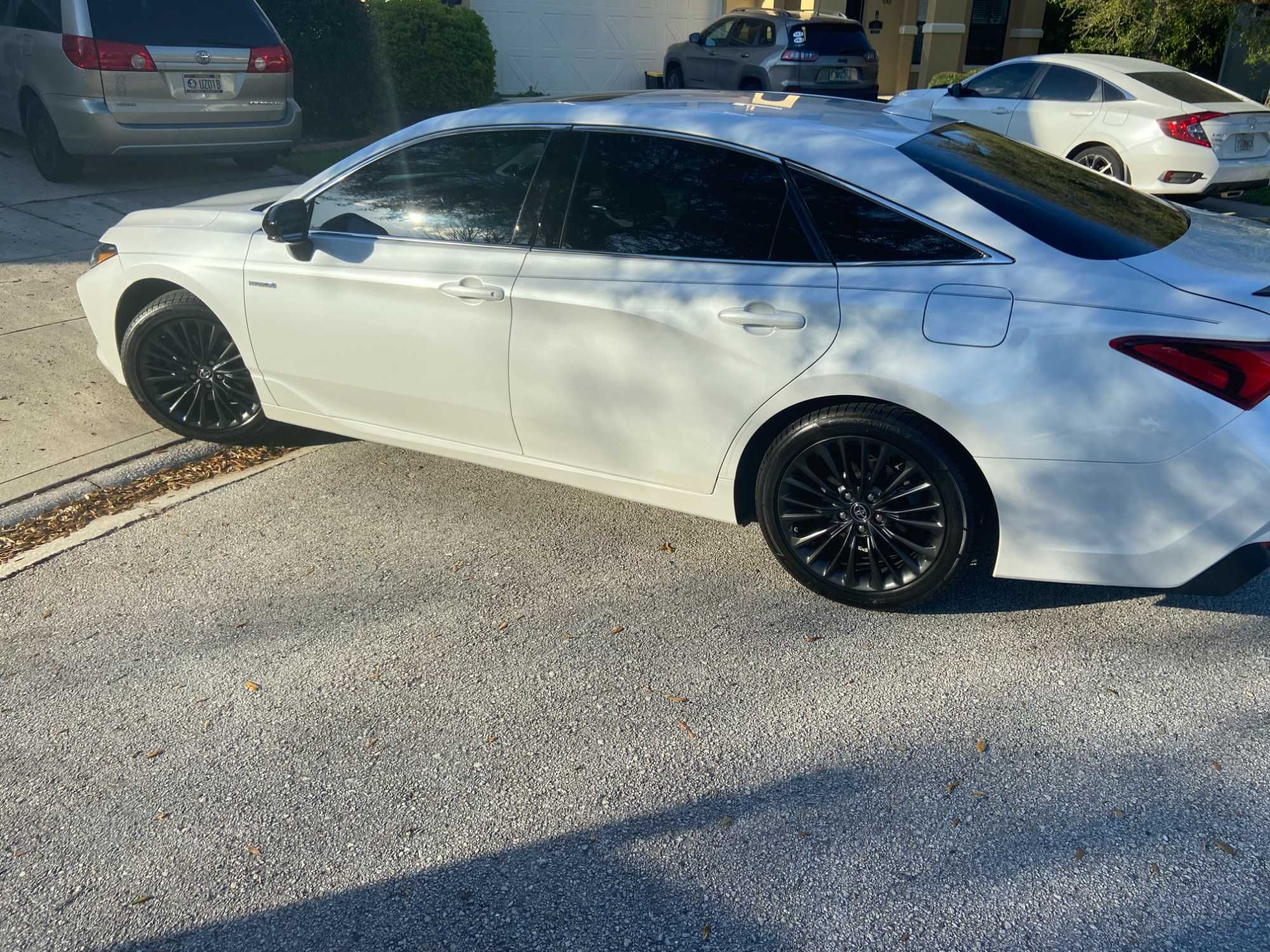 2019 Toyota Avalon Hybrid XSE Sedan 4D
